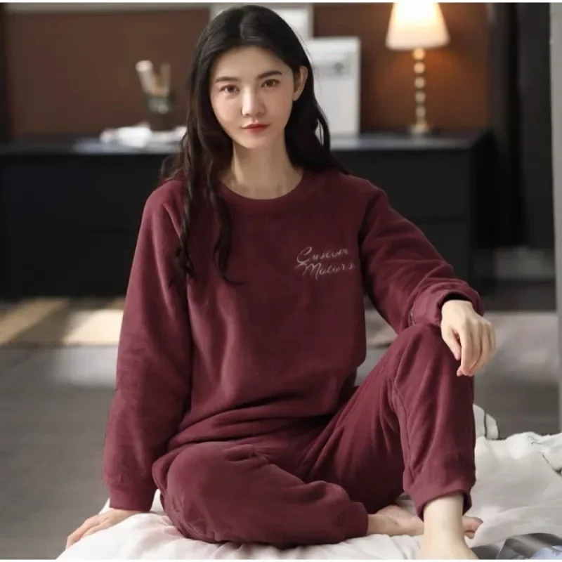 Теплая одежда для сна на зиму, – обзор и цена Winter Clothing Offer